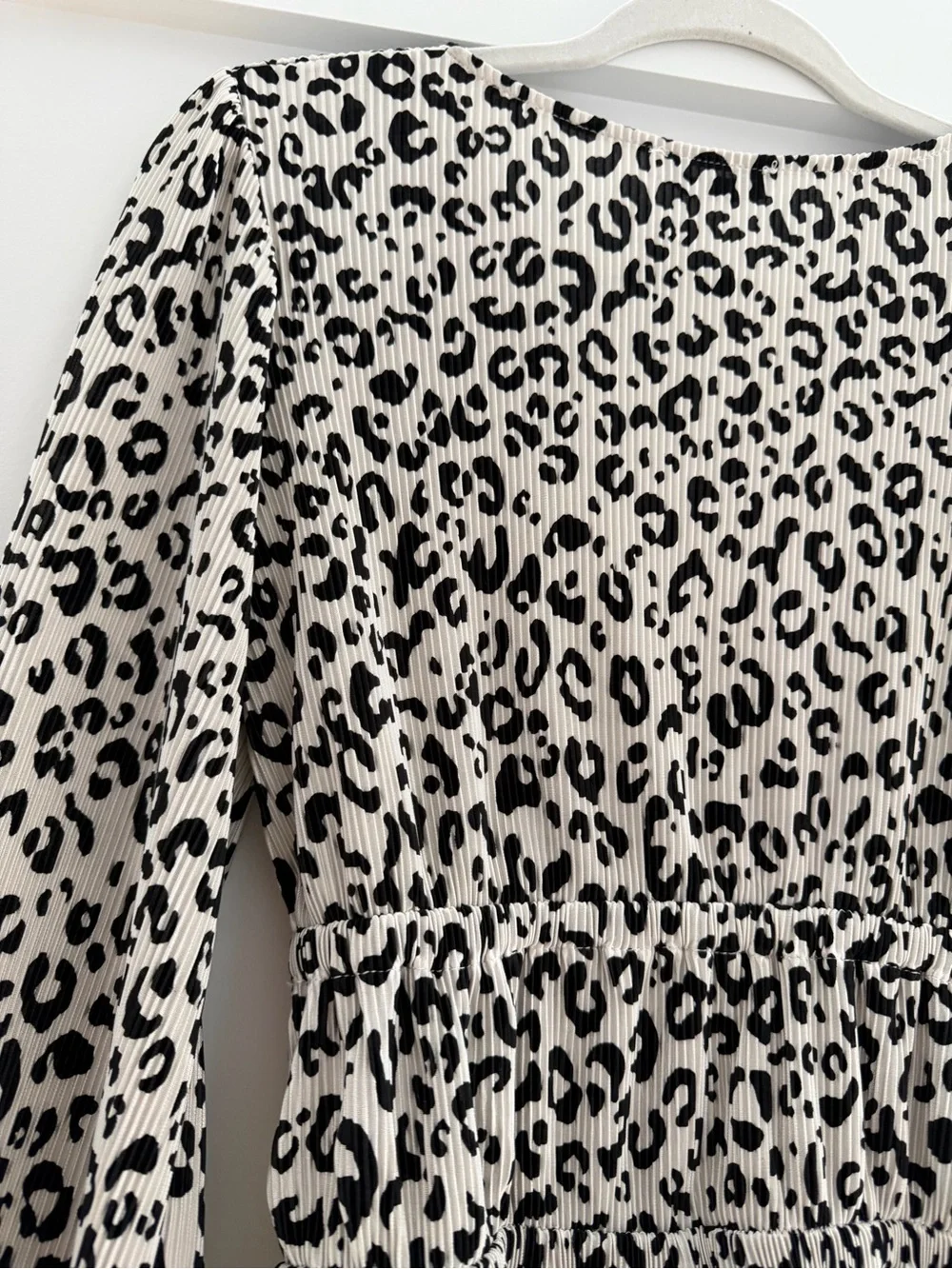 Zara White and Black Leopard Print Cinched Waist Blouse